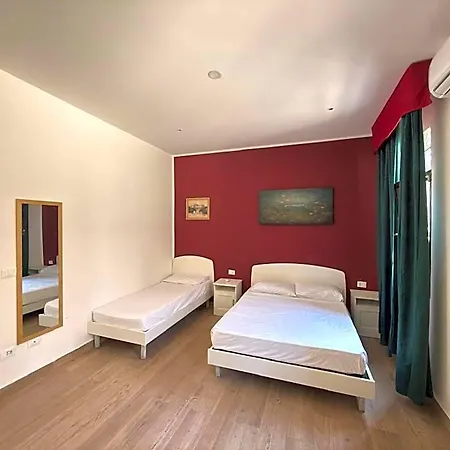 Dream Hotel *